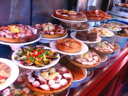Tapas en un bar de Madrid